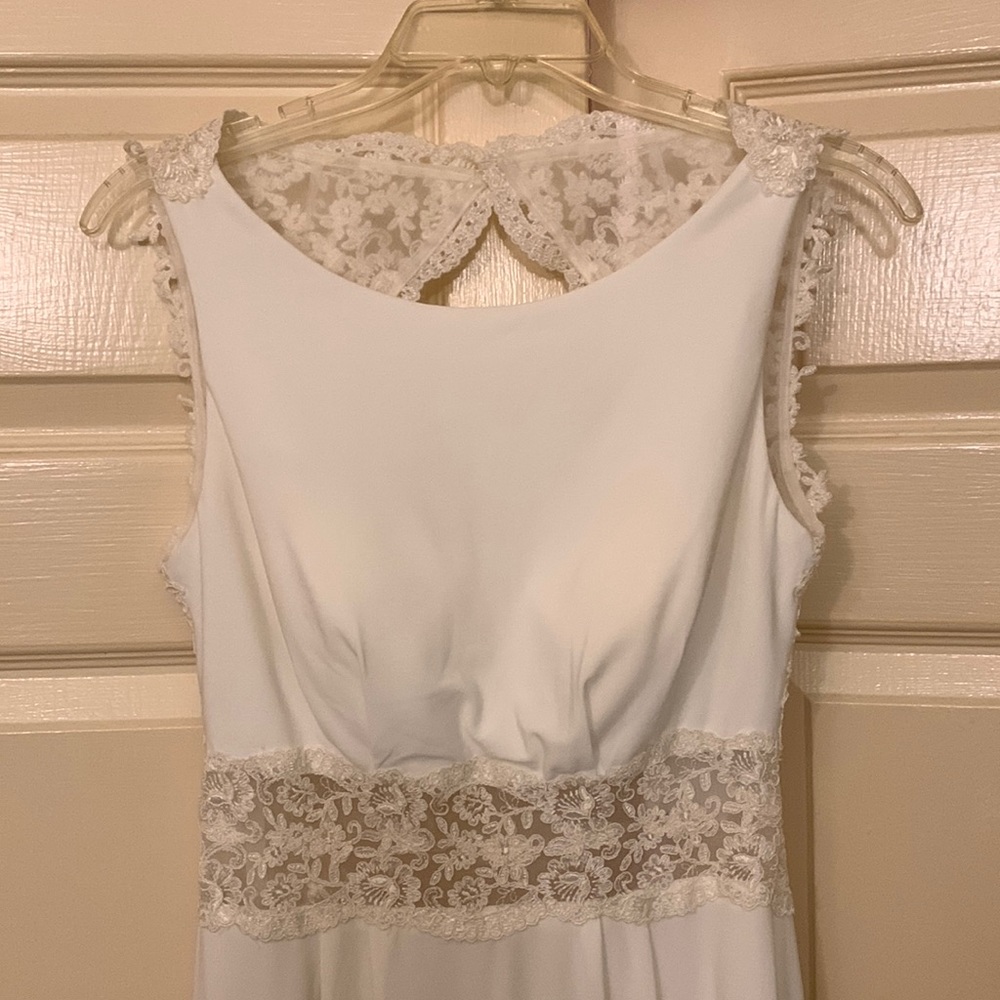 (NWT) David’s Bridal Wedding Dress! Long Size 6 Ivory